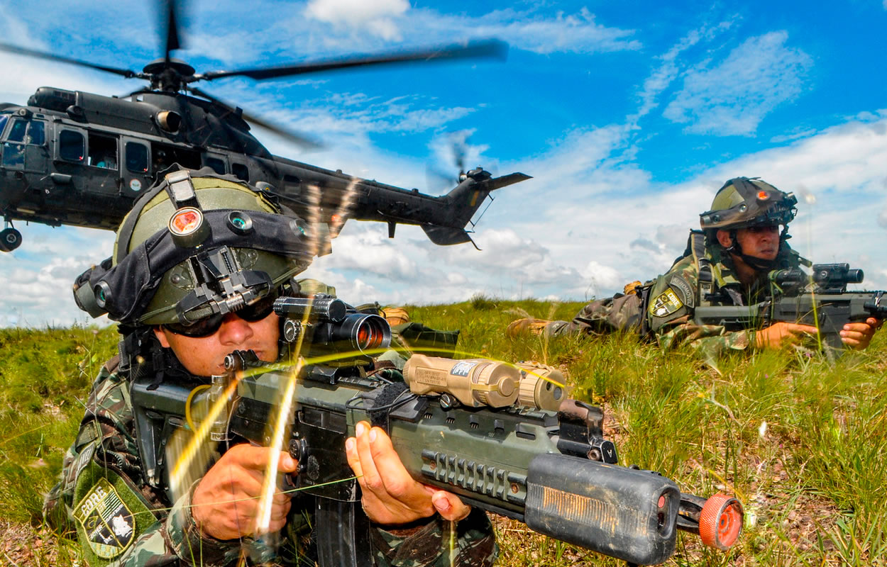 Exército atua em missão de resgate no Rio Grande do Sul